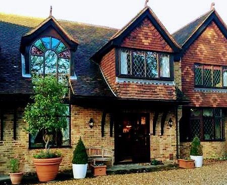 Tudor Place Bed and Breakfast Winnersh Exteriör bild